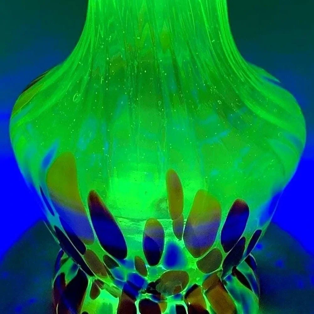 Antique Uranium Vivid UV Glow 